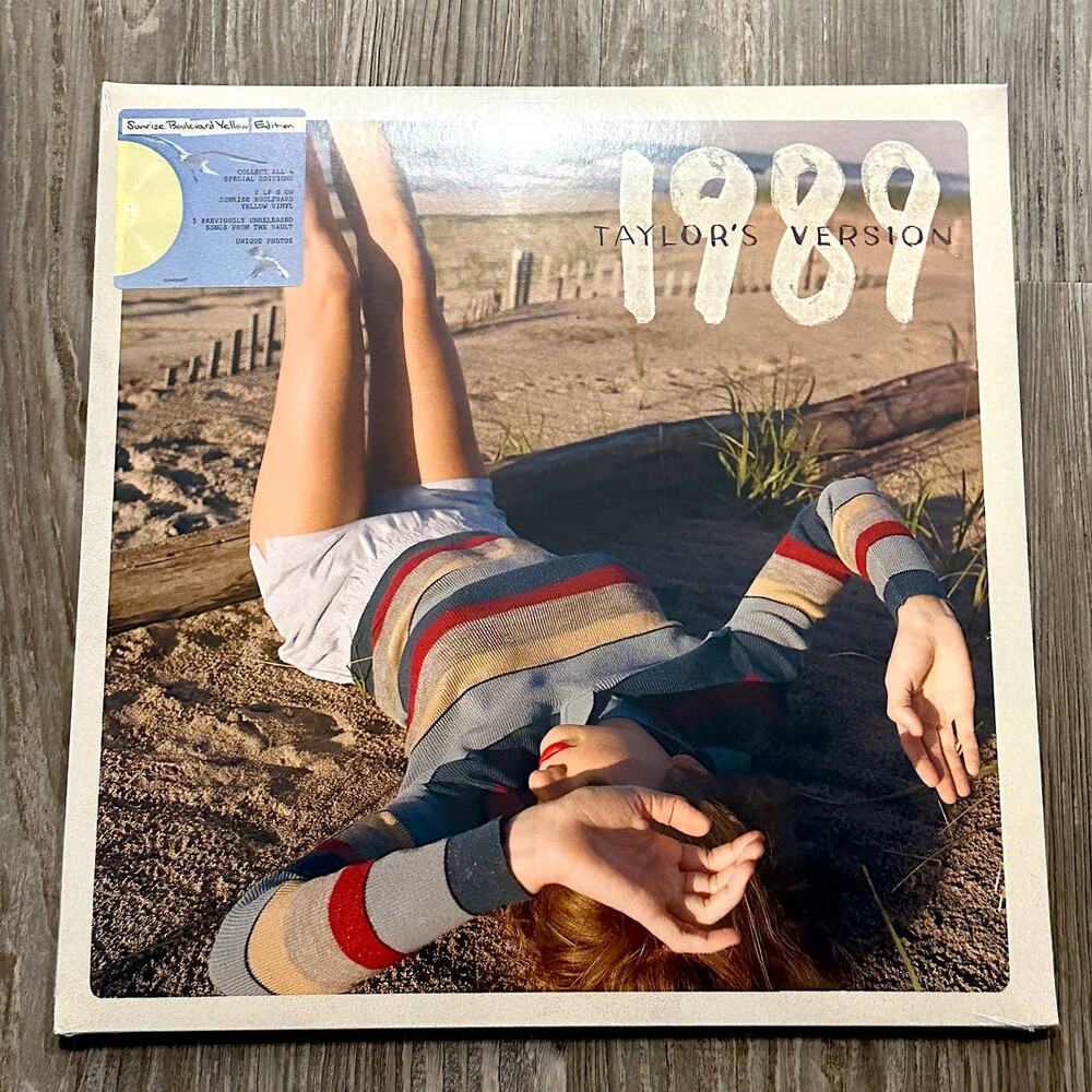 1989 (Taylor's Version) Sunrise Boulevard Yellow Edition Vinyl & Photos - Picture 2 of 6